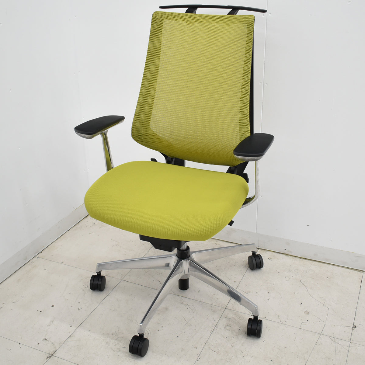 【中古】コクヨ　デュオラ　ハイバック　固定肘　ハンガー　ポリッシュ　2020年製　2025111804【中古オフィス家具】