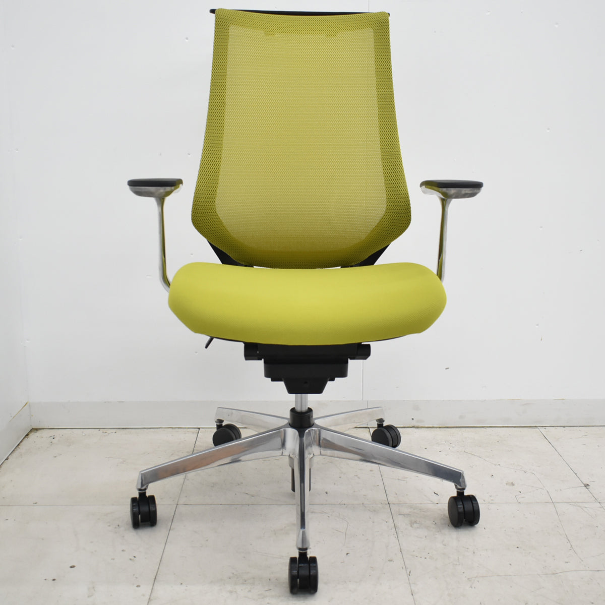 【中古】コクヨ　デュオラ　ハイバック　固定肘　ハンガー　ポリッシュ　2020年製　2025111804【中古オフィス家具】