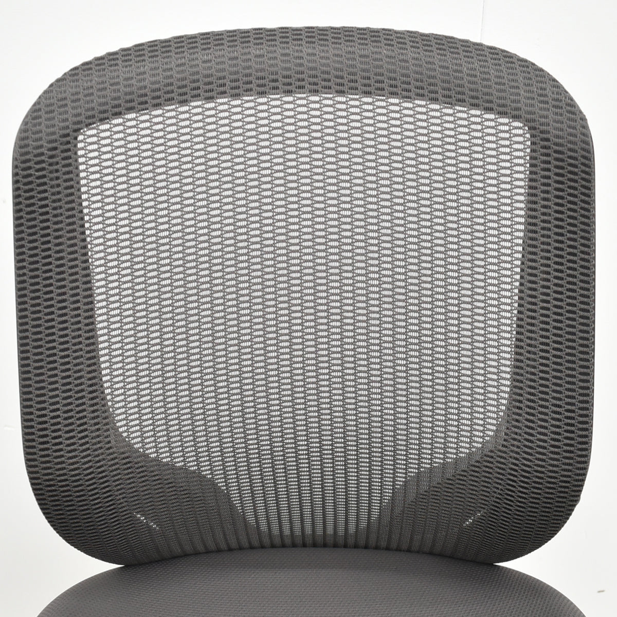 【中古】オカムラ　シルフィー　ローバック　固定肘　前傾機能　バックカーブアジャスト　2020年製　2025112002【中古オフィス家具】