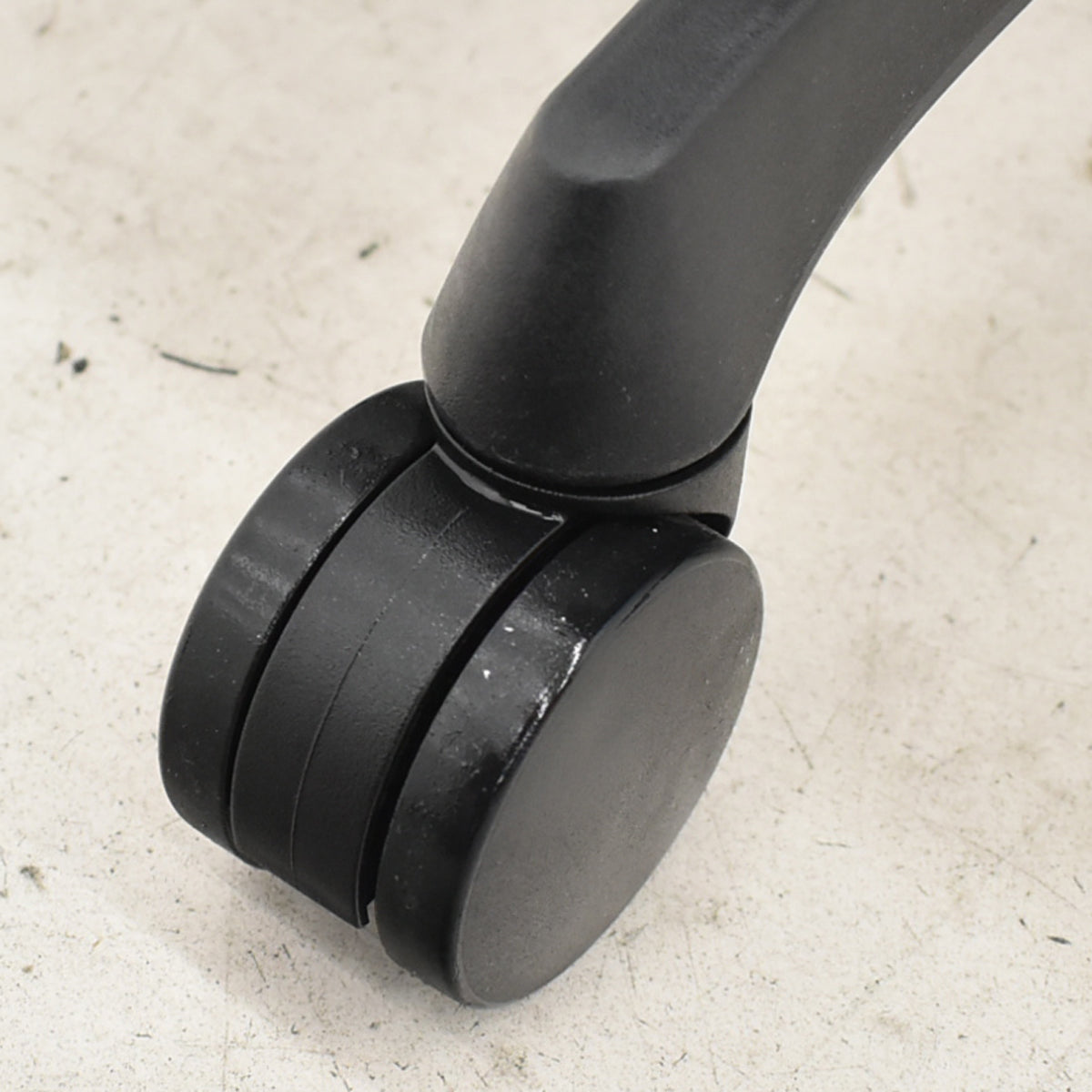 【中古】オカムラ　シルフィー　ローバック　固定肘　前傾機能　バックカーブアジャスト　2020年製　2025112002【中古オフィス家具】