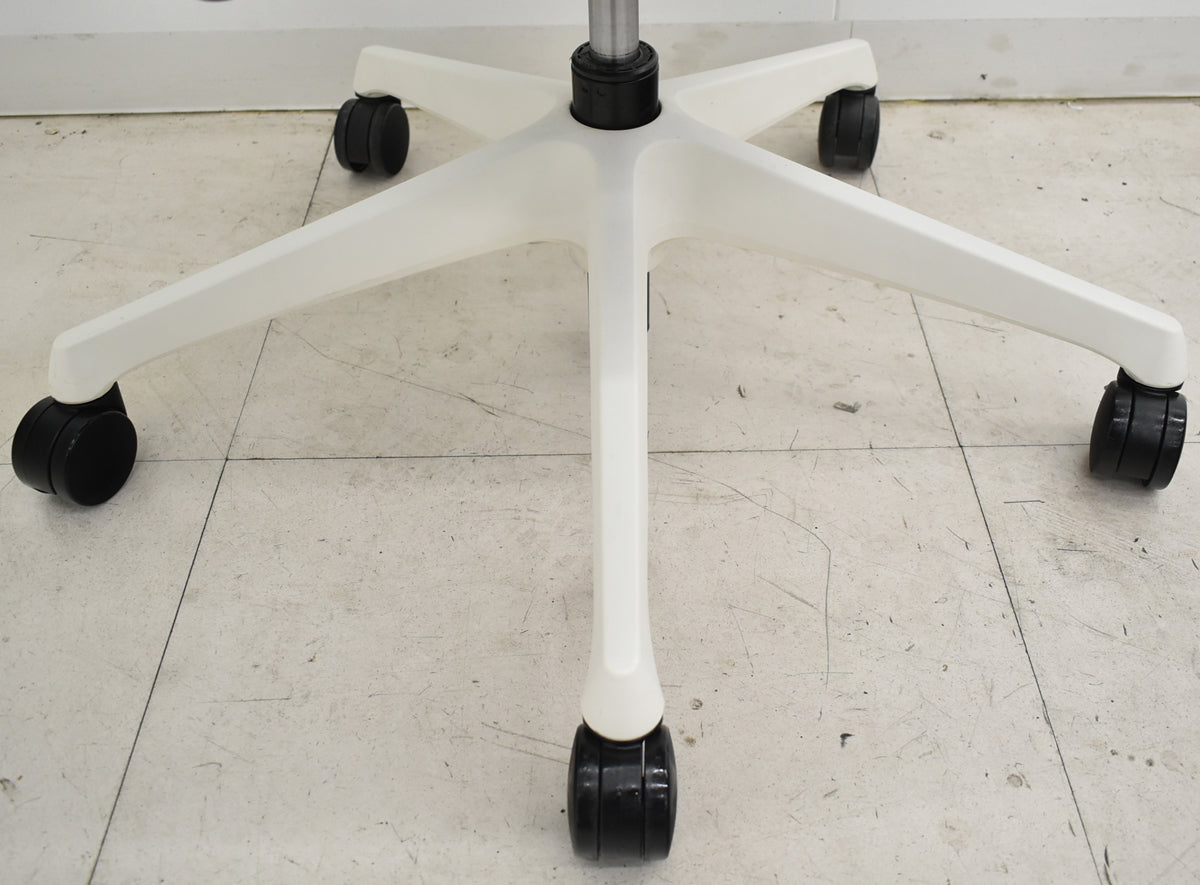 【中古】オカムラ　シルフィー　ハイバック　固定肘　前傾機能　バックカーブアジャスト　2025112003【中古オフィス家具】