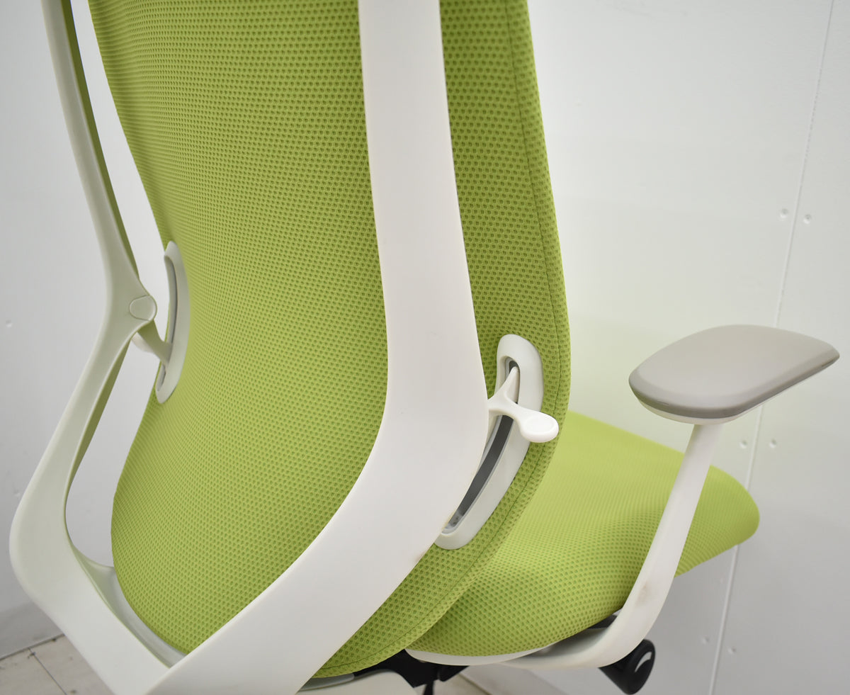 【中古】オカムラ　シルフィー　ハイバック　固定肘　前傾機能　バックカーブアジャスト　2025112003【中古オフィス家具】