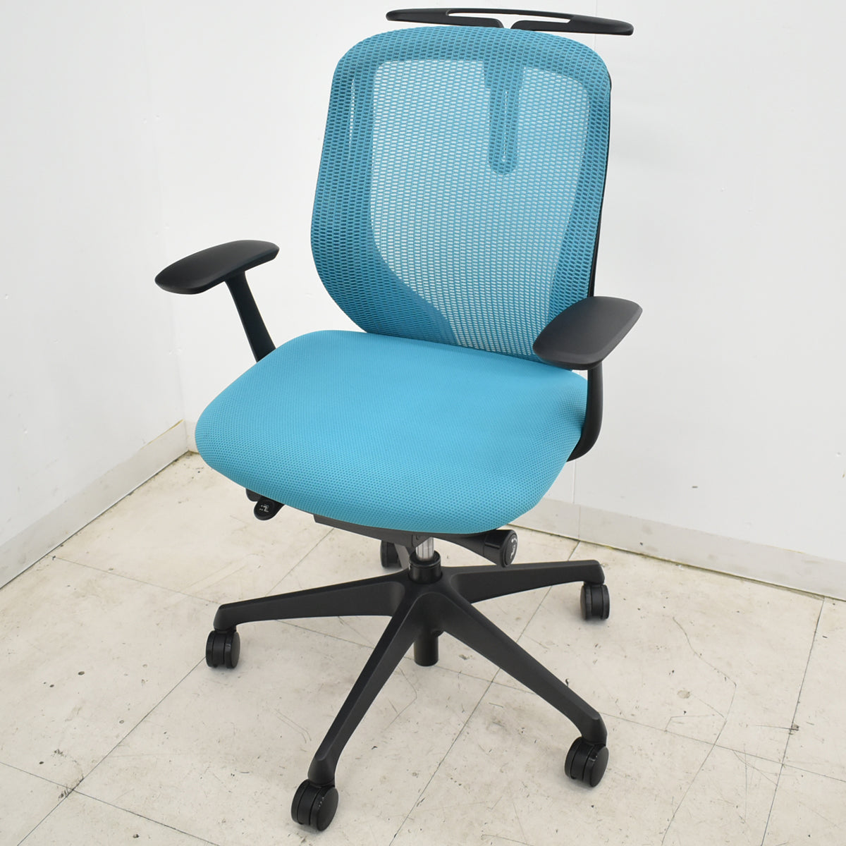 【中古】オカムラ　シルフィー　ローバック　固定肘　前傾機能　バックカーブアジャスト　ハンガー　2025112004【中古オフィス家具】