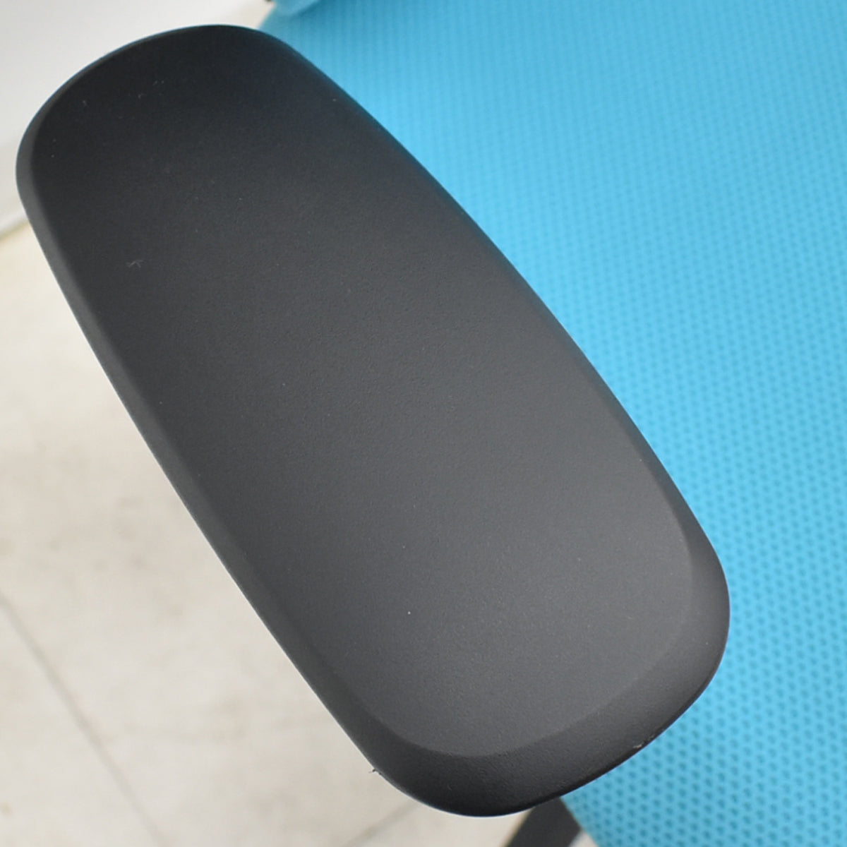 【中古】オカムラ　シルフィー　ローバック　固定肘　前傾機能　バックカーブアジャスト　ハンガー　2025112004【中古オフィス家具】