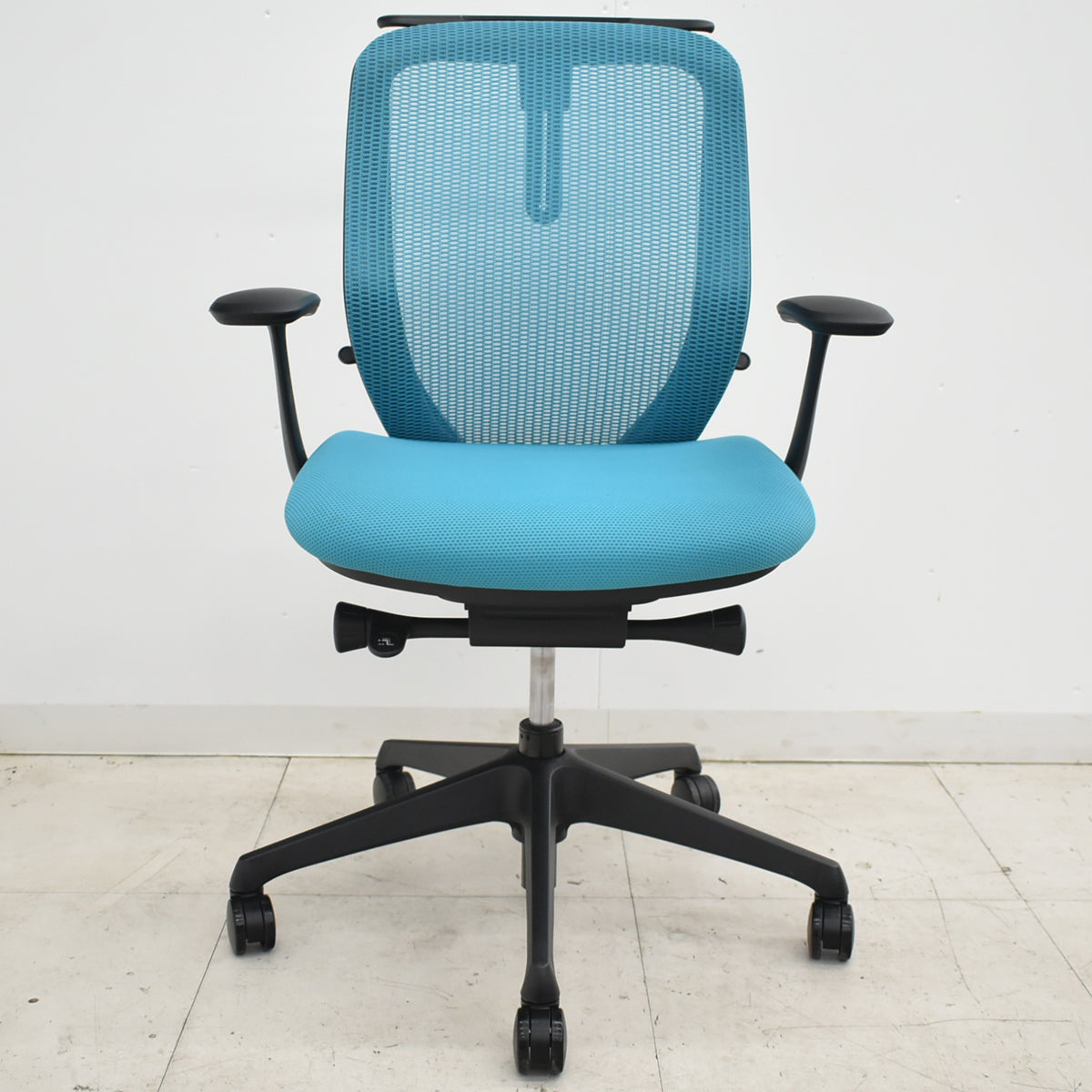 【中古】オカムラ　シルフィー　ローバック　固定肘　前傾機能　バックカーブアジャスト　ハンガー　2025112004【中古オフィス家具】