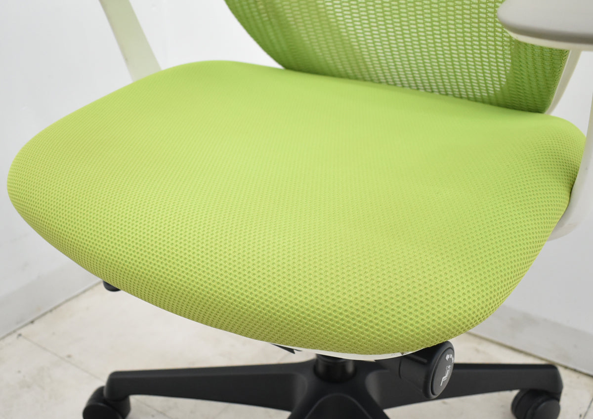 【中古】オカムラ　シルフィー　ローバック　固定肘　前傾機能　バックカーブアジャスト　2025112005【中古オフィス家具】