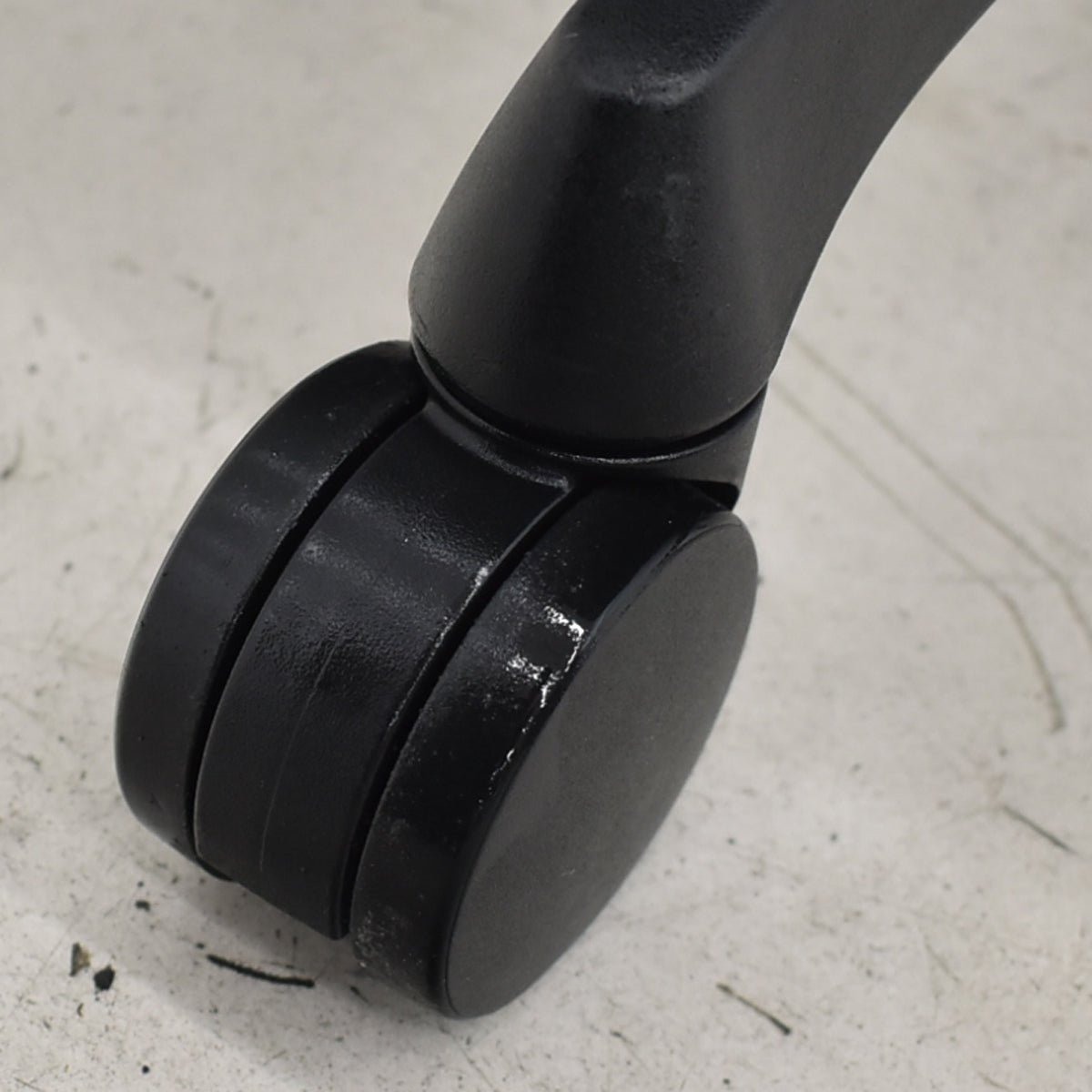 【中古】オカムラ　シルフィー　ローバック　固定肘　前傾機能　バックカーブアジャスト　2025112005【中古オフィス家具】