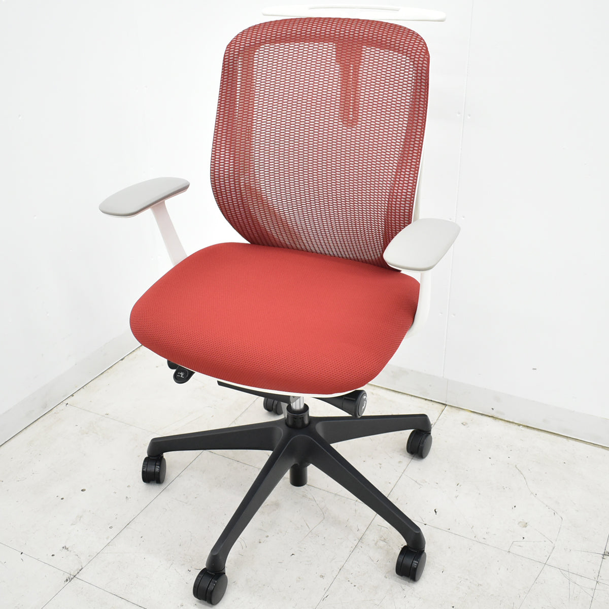 【中古】オカムラ　シルフィー　ローバック　固定肘　前傾機能　バックカーブアジャスト　ハンガー　2025112006【中古オフィス家具】