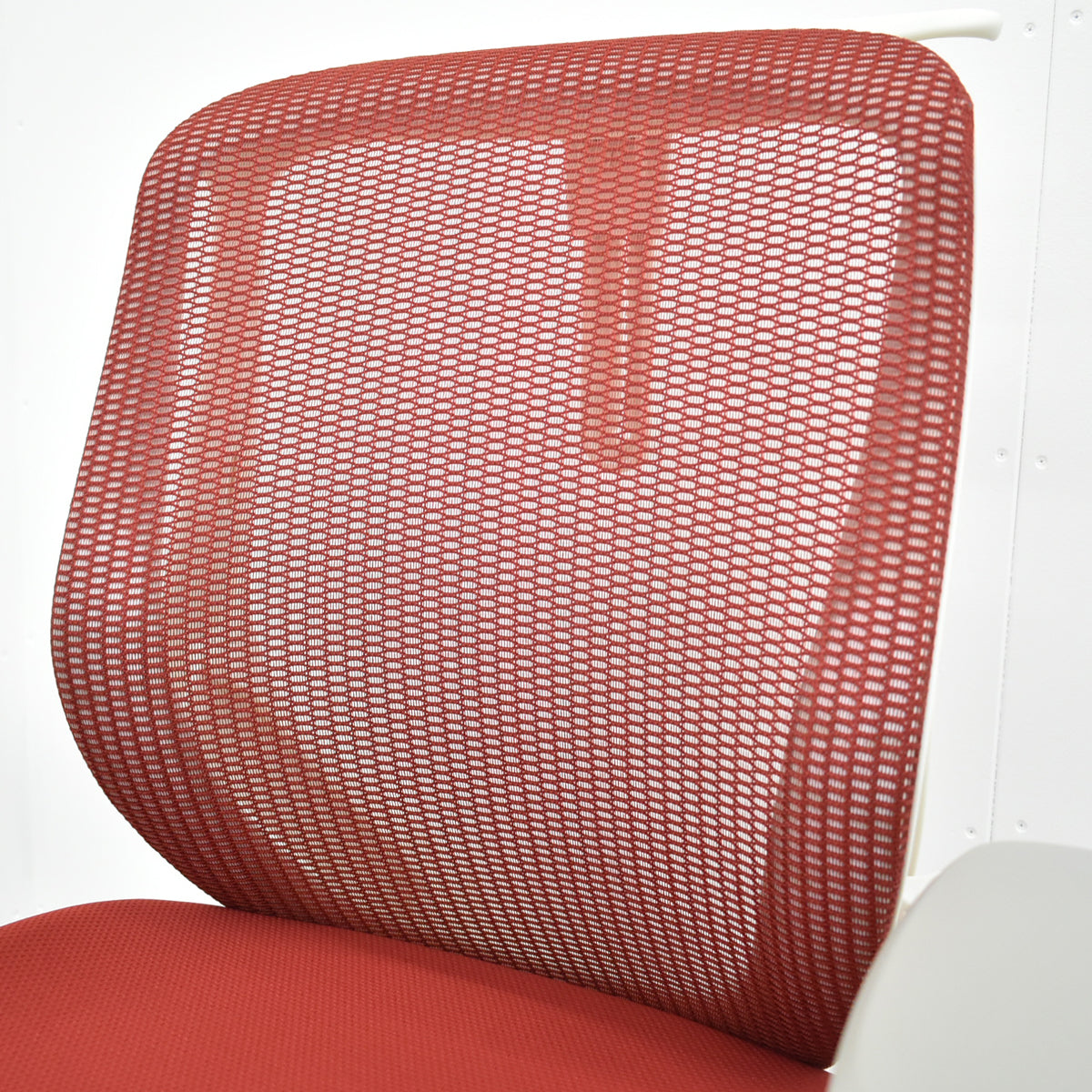 【中古】オカムラ　シルフィー　ローバック　固定肘　前傾機能　バックカーブアジャスト　ハンガー　2025112006【中古オフィス家具】