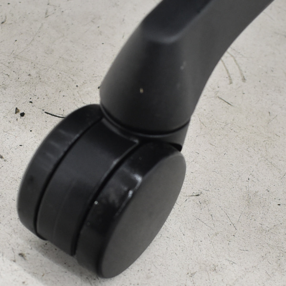 【中古】オカムラ　シルフィー　ローバック　固定肘　前傾機能　バックカーブアジャスト　ハンガー　2025112006【中古オフィス家具】