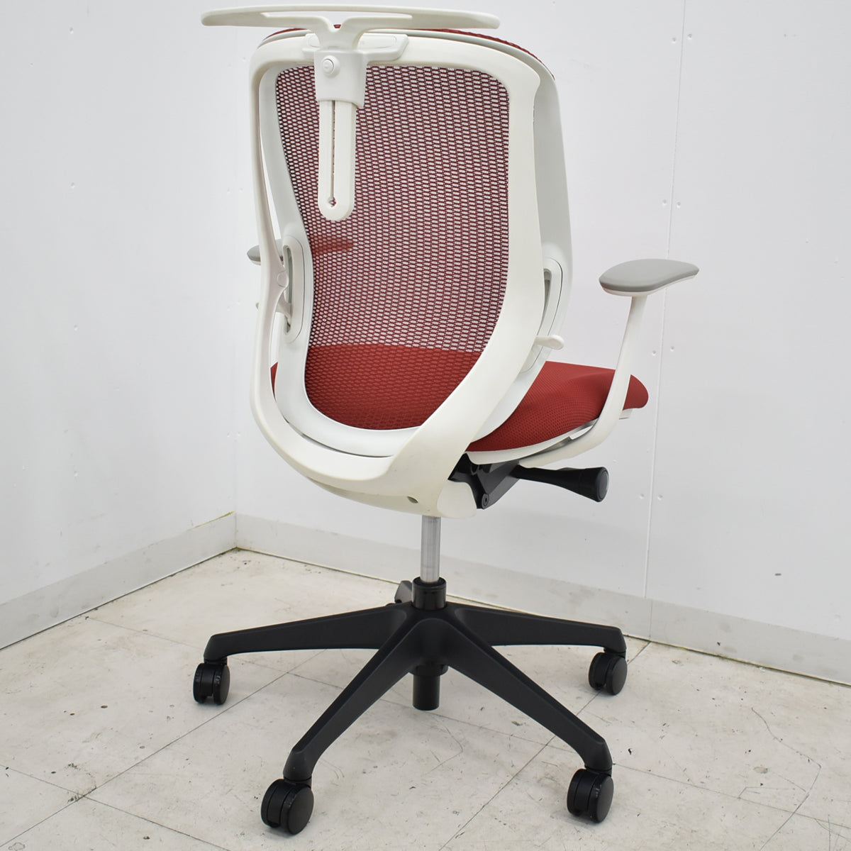 【中古】オカムラ　シルフィー　ローバック　固定肘　前傾機能　バックカーブアジャスト　ハンガー　2025112006【中古オフィス家具】