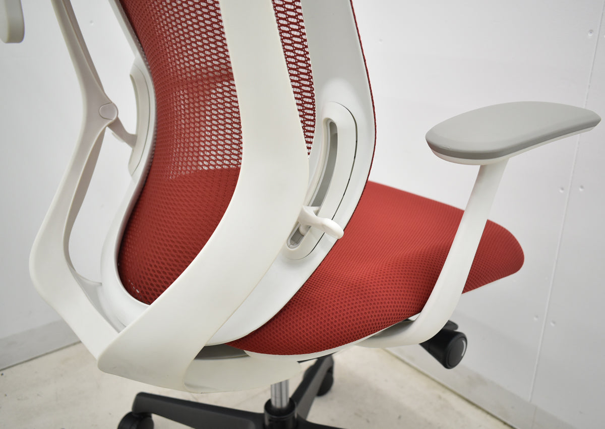 【中古】オカムラ　シルフィー　ローバック　固定肘　前傾機能　バックカーブアジャスト　ハンガー　2025112006【中古オフィス家具】