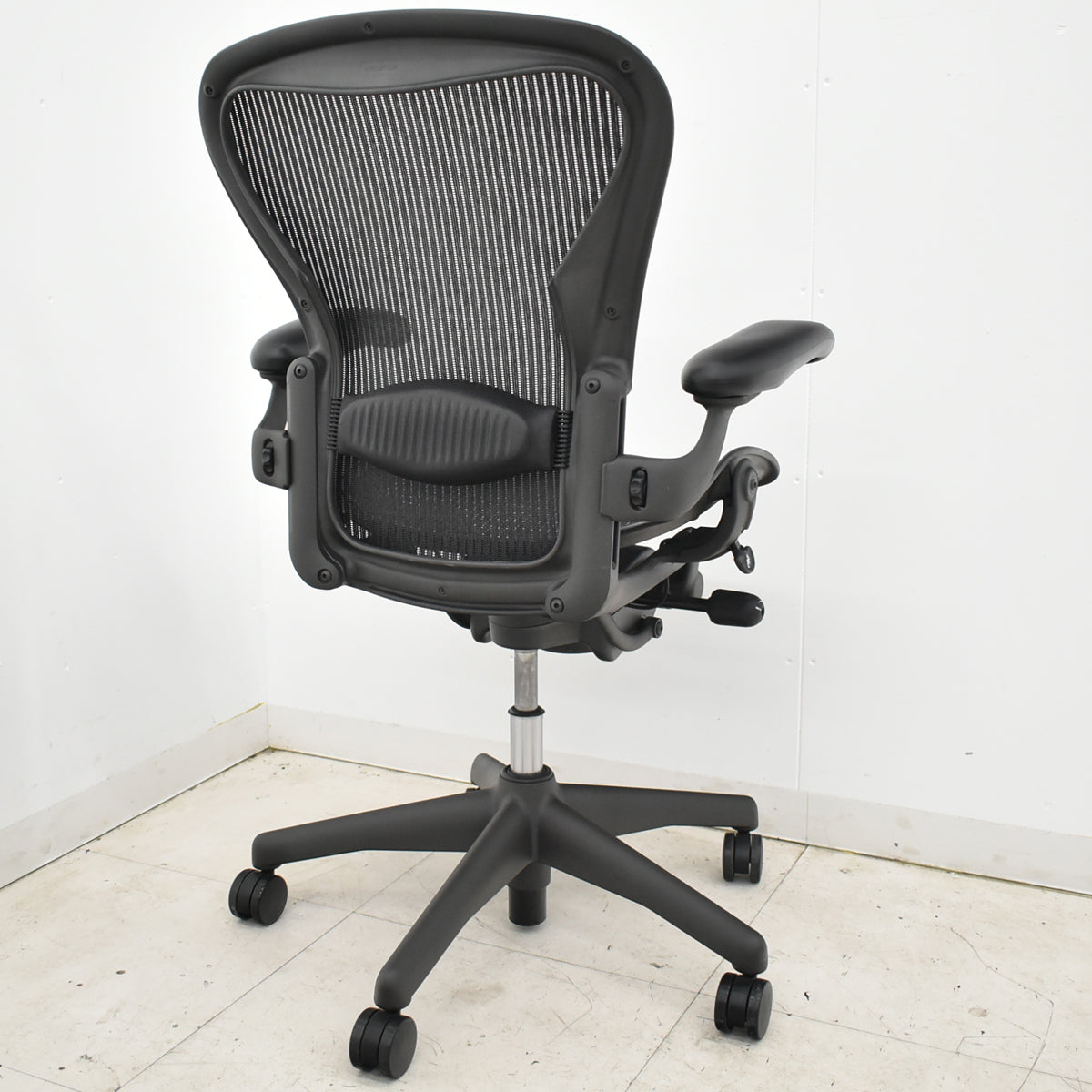 【中古】ハーマンミラー　アーロンチェア　Bサイズ　フル装備　ランバーサポート　2025112008【中古オフィス家具】
