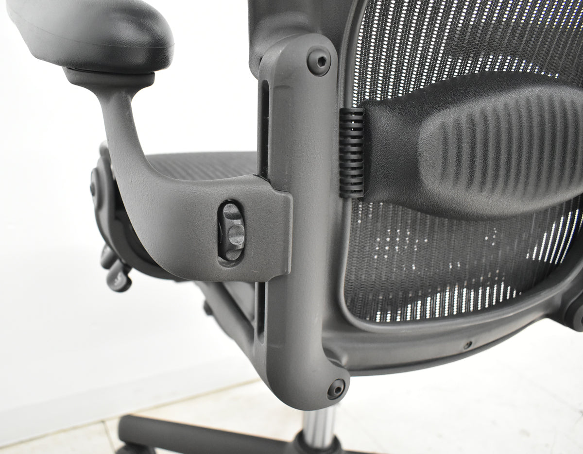 【中古】ハーマンミラー　アーロンチェア　Bサイズ　フル装備　ランバーサポート　2025112008【中古オフィス家具】