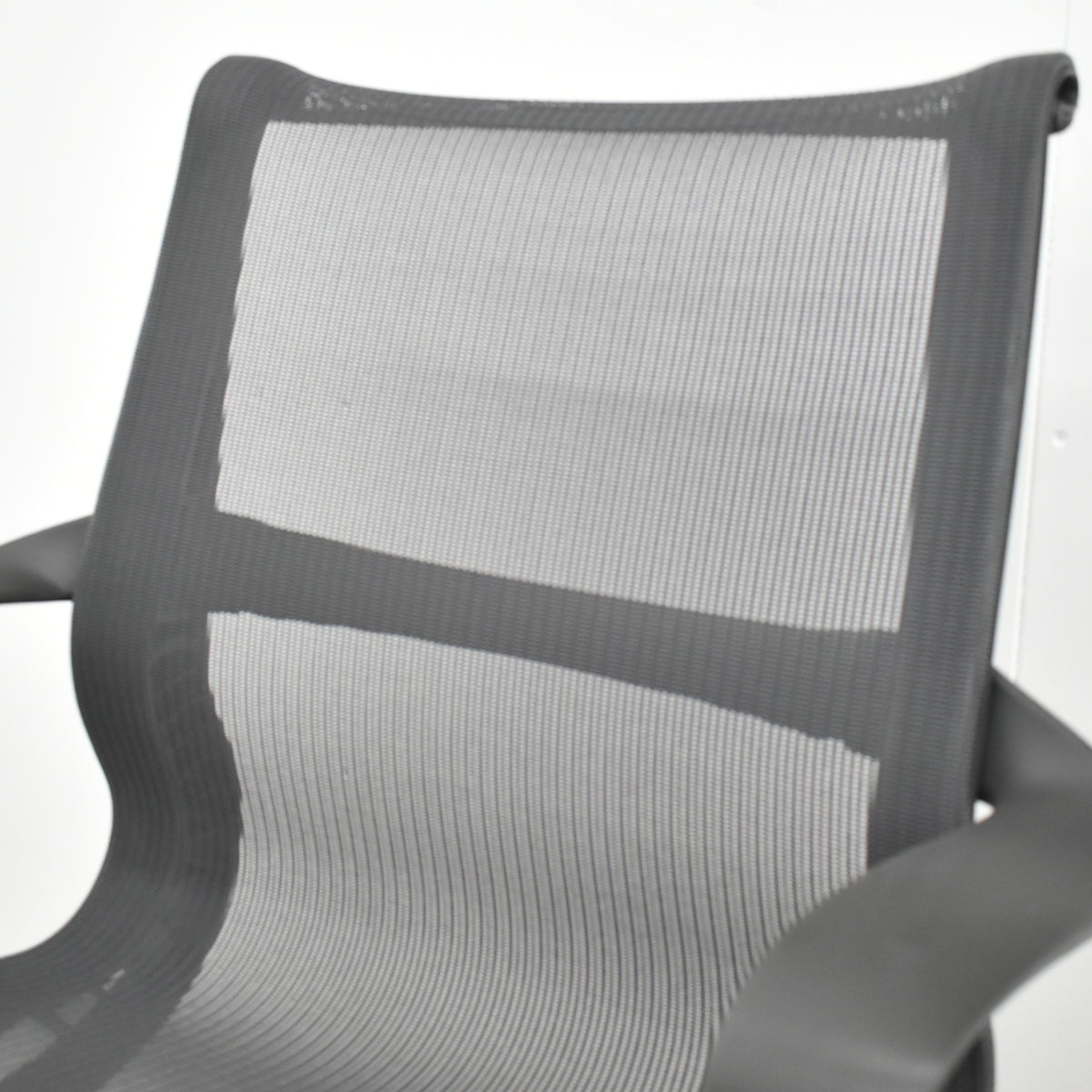 【中古】ハーマン・ミラー　セトゥチェア　マルチパーパスチェア　固定肘　2025112009【中古オフィス家具】