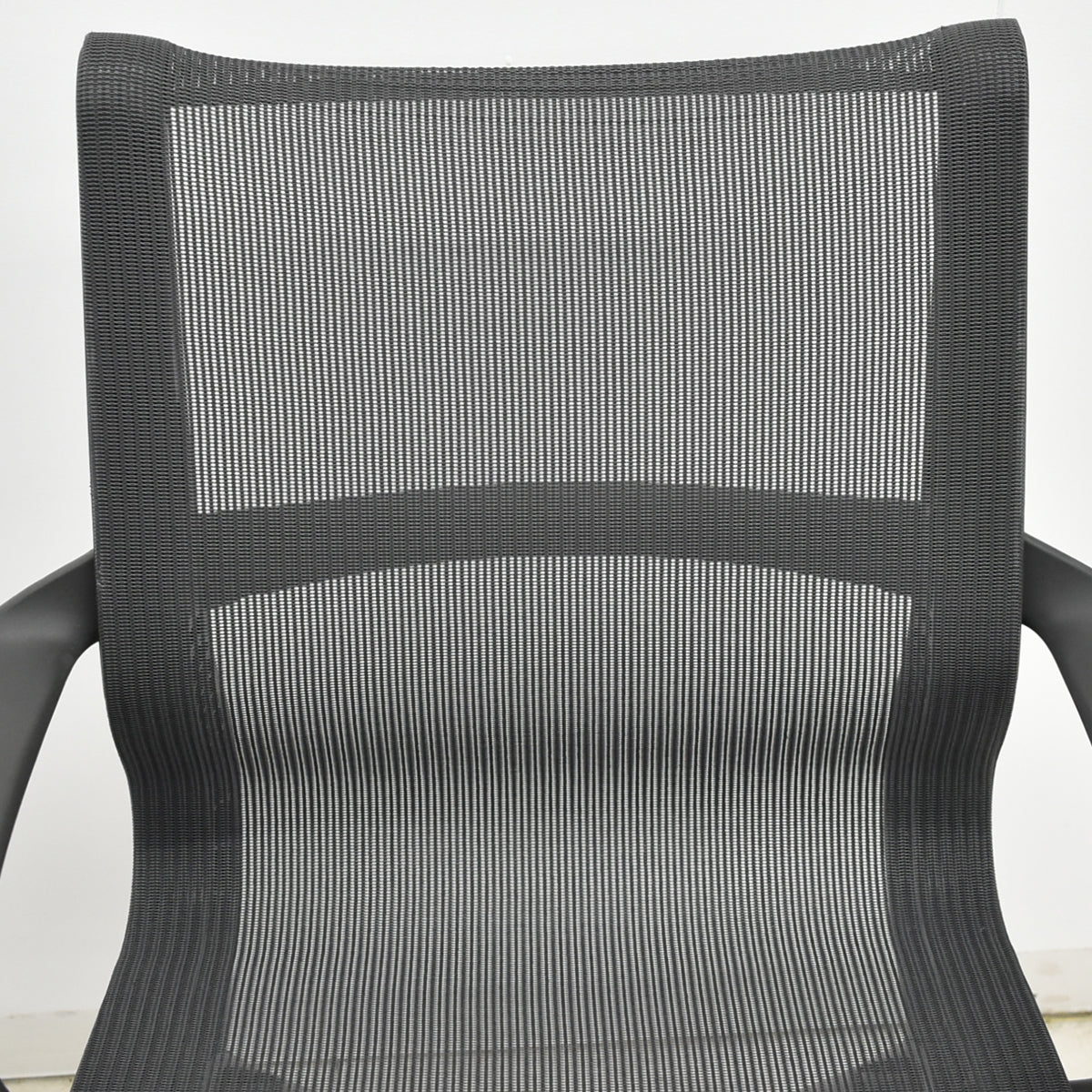 【中古】ハーマン・ミラー　セトゥチェア　マルチパーパスチェア　固定肘　2025112201【中古オフィス家具】