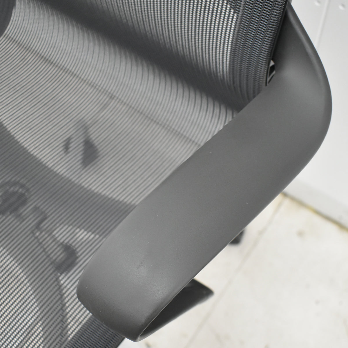 【中古】ハーマン・ミラー　セトゥチェア　マルチパーパスチェア　固定肘　2025112203【中古オフィス家具】