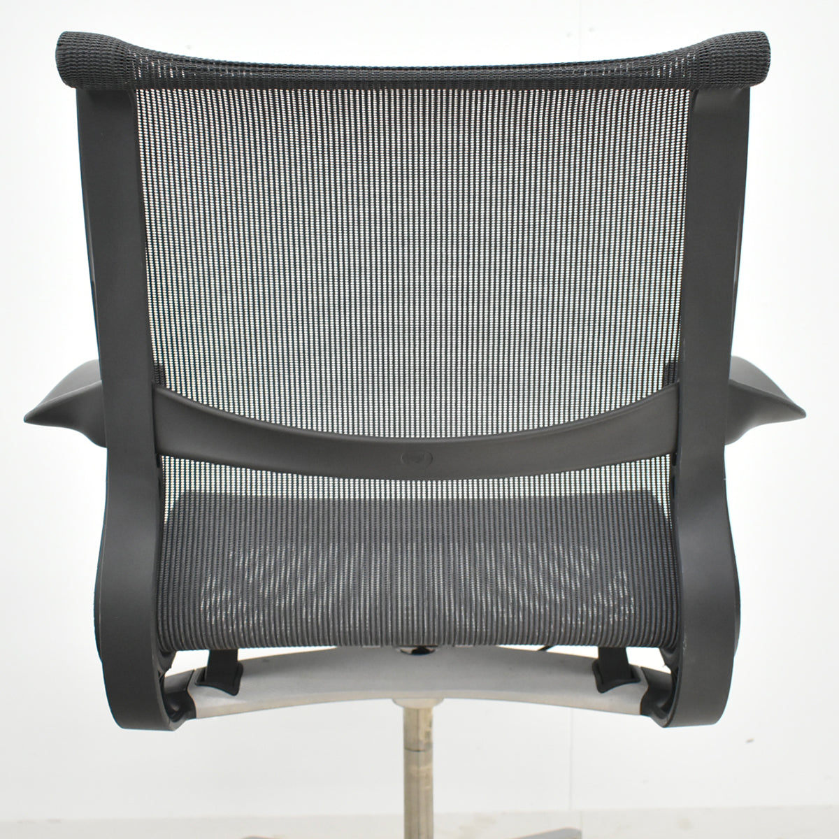 【中古】ハーマン・ミラー　セトゥチェア　マルチパーパスチェア　固定肘　2025112203【中古オフィス家具】