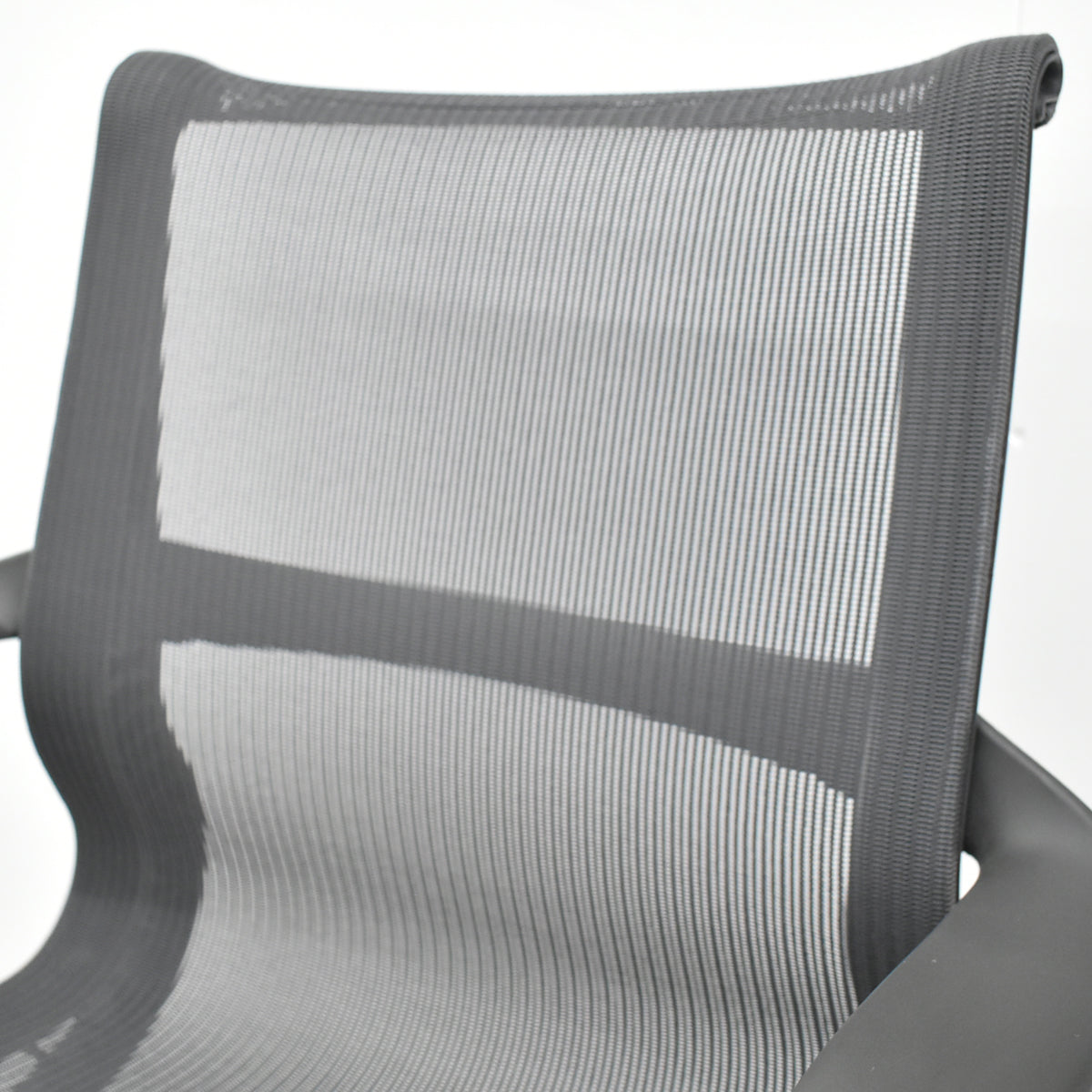 【中古】ハーマン・ミラー　セトゥチェア　マルチパーパスチェア　固定肘　2025112204【中古オフィス家具】