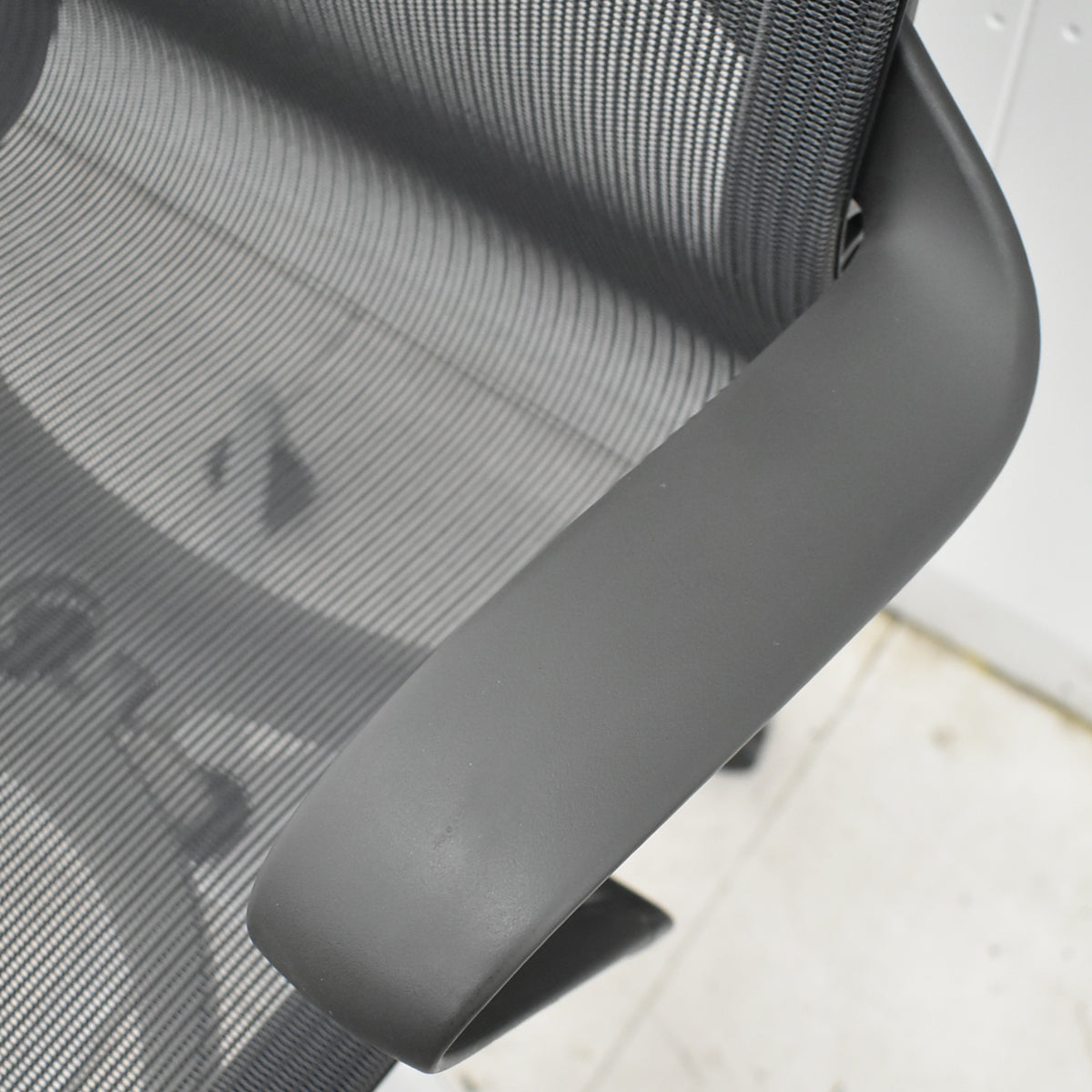 【中古】ハーマン・ミラー　セトゥチェア　マルチパーパスチェア　固定肘　2025112204【中古オフィス家具】