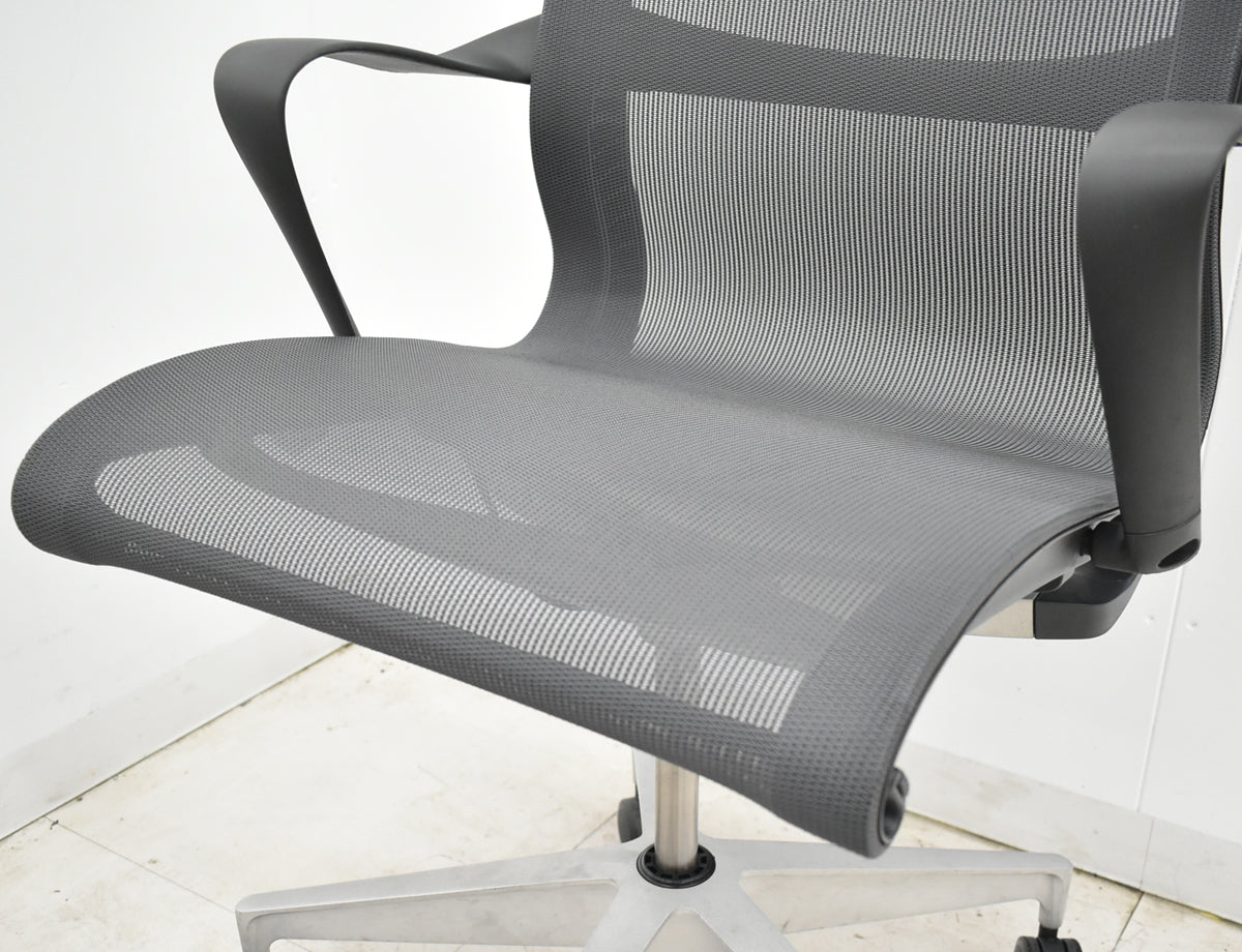 【中古】ハーマン・ミラー　セトゥチェア　マルチパーパスチェア　固定肘　2025112205【中古オフィス家具】