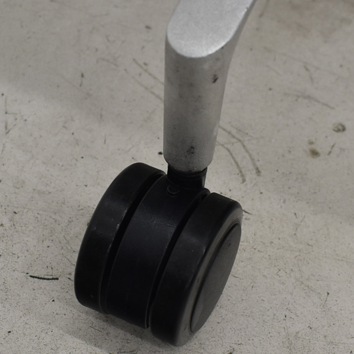 【中古】ハーマン・ミラー　セトゥチェア　マルチパーパスチェア　固定肘　2025112205【中古オフィス家具】