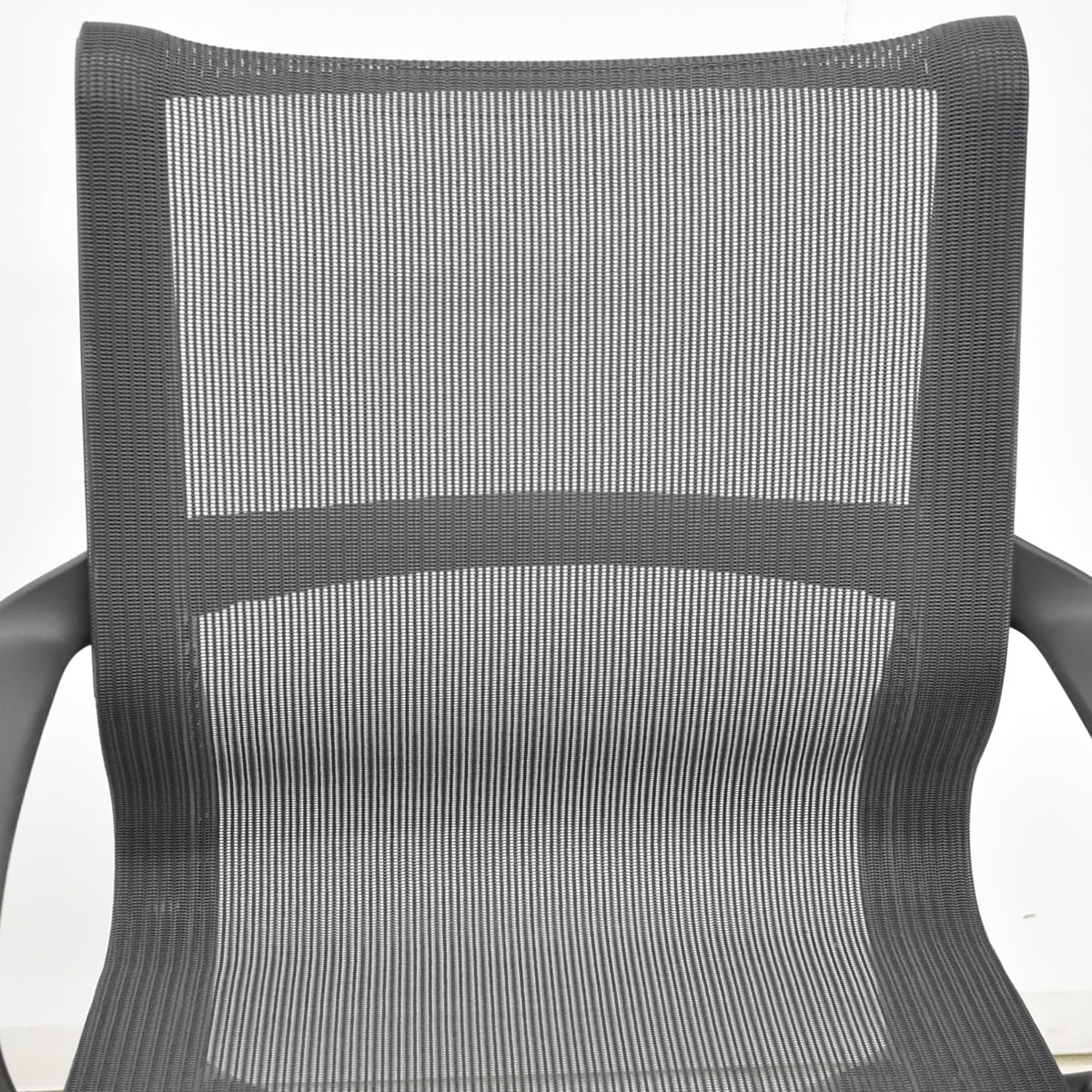 【中古】ハーマン・ミラー　セトゥチェア　マルチパーパスチェア　固定肘　2025112206【中古オフィス家具】