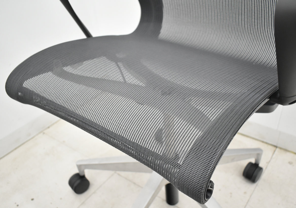 【中古】ハーマン・ミラー　セトゥチェア　マルチパーパスチェア　固定肘　2025112206【中古オフィス家具】