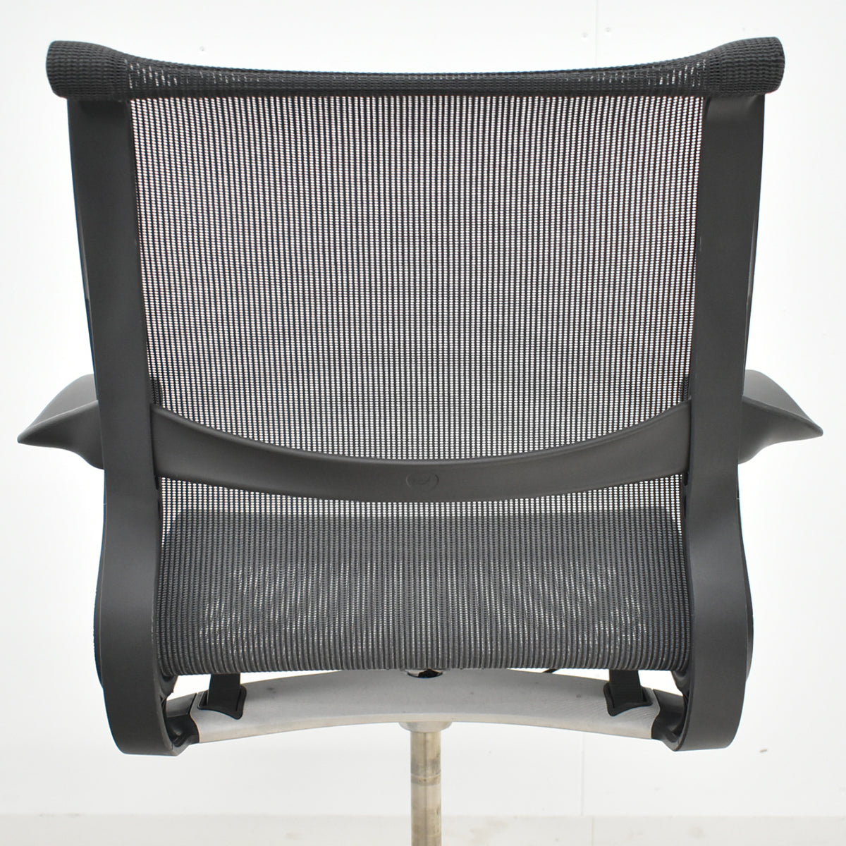 【中古】ハーマン・ミラー　セトゥチェア　マルチパーパスチェア　固定肘　2025112206【中古オフィス家具】
