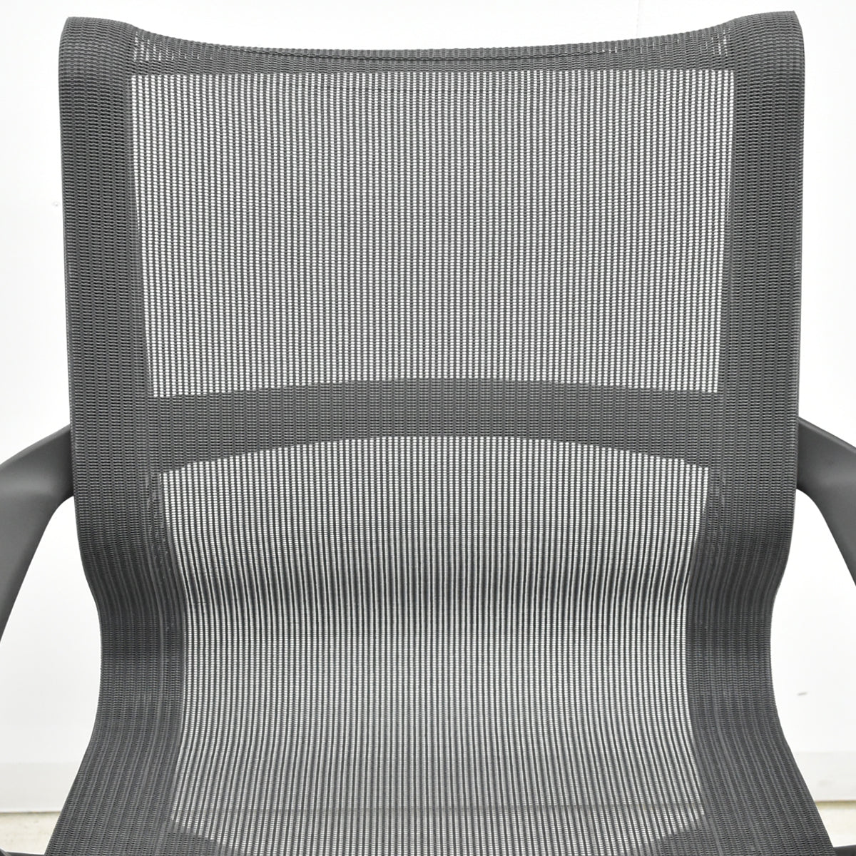 【中古】ハーマン・ミラー　セトゥチェア　マルチパーパスチェア　固定肘　2025112207【中古オフィス家具】