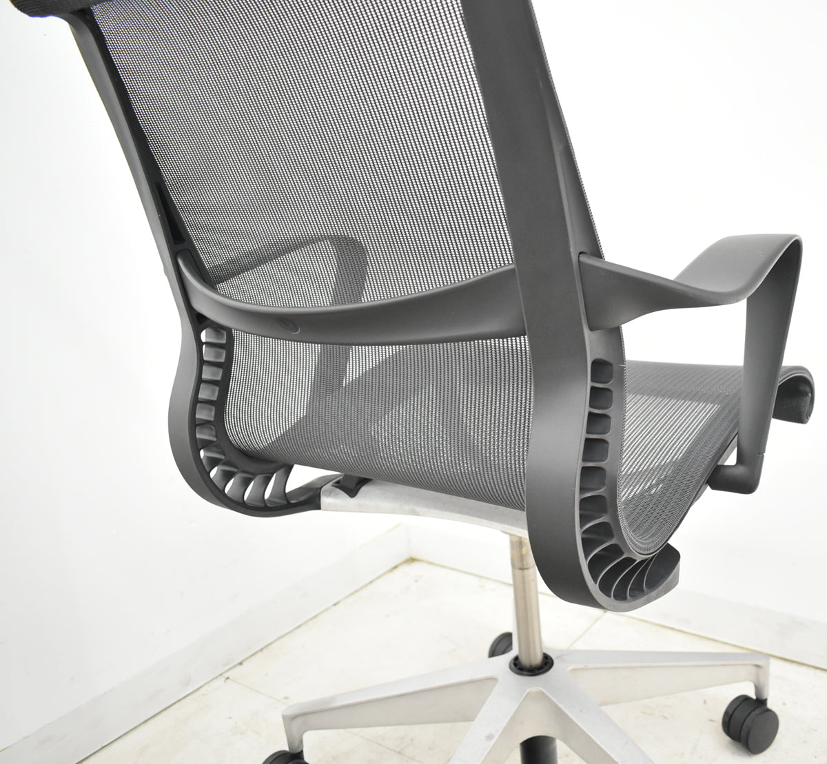 【中古】ハーマン・ミラー　セトゥチェア　マルチパーパスチェア　固定肘　2025112501【中古オフィス家具】