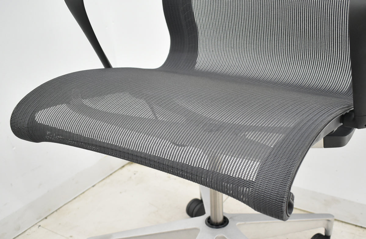【中古】ハーマン・ミラー　セトゥチェア　マルチパーパスチェア　固定肘　2025112501【中古オフィス家具】