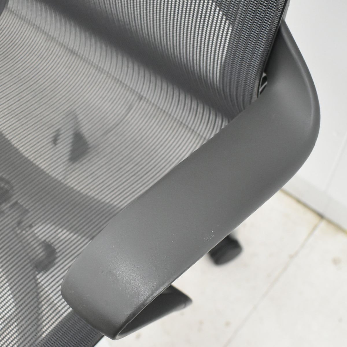 【中古】ハーマン・ミラー　セトゥチェア　マルチパーパスチェア　固定肘　2025112501【中古オフィス家具】