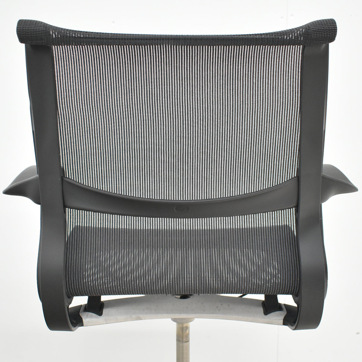 【中古】ハーマン・ミラー　セトゥチェア　マルチパーパスチェア　固定肘　2025112501【中古オフィス家具】