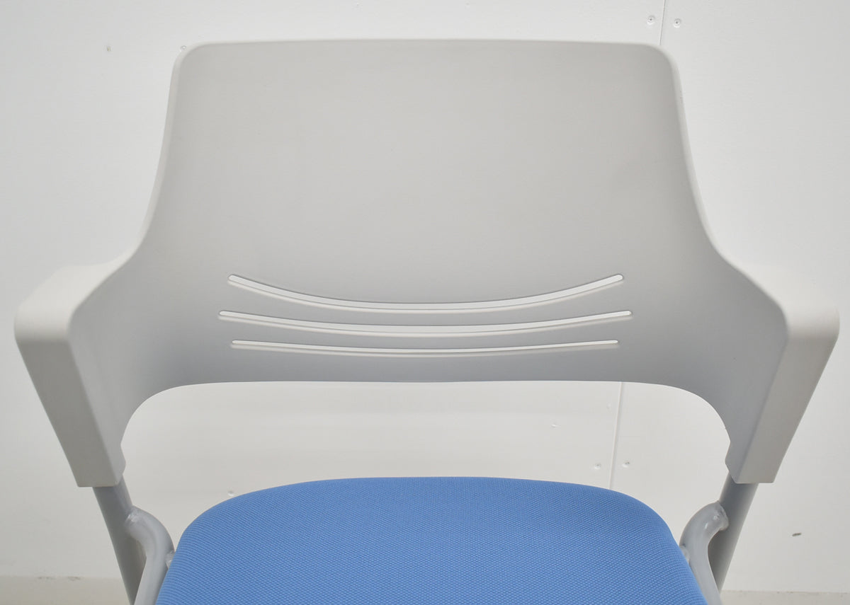 【中古】オカムラ　ビラージュ　ネスティングチェア　ミーティングチェア　キャスター付　2025112502【中古オフィス家具】