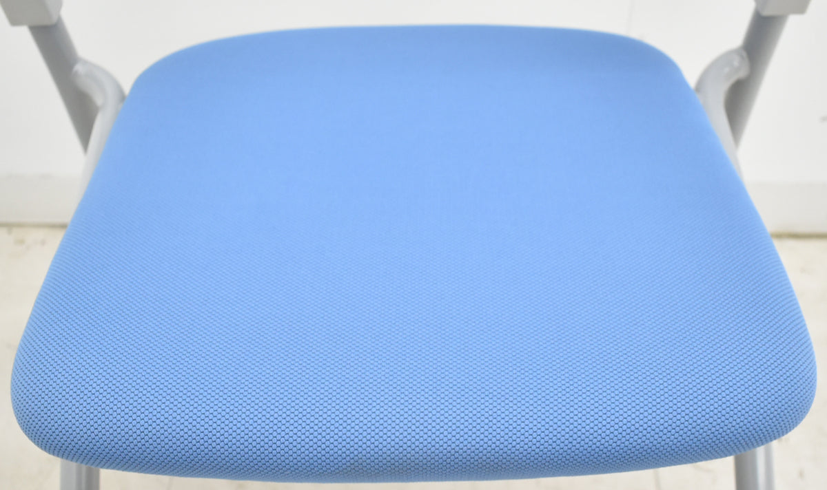 【中古】オカムラ　ビラージュ　ネスティングチェア　ミーティングチェア　キャスター付　2025112502【中古オフィス家具】