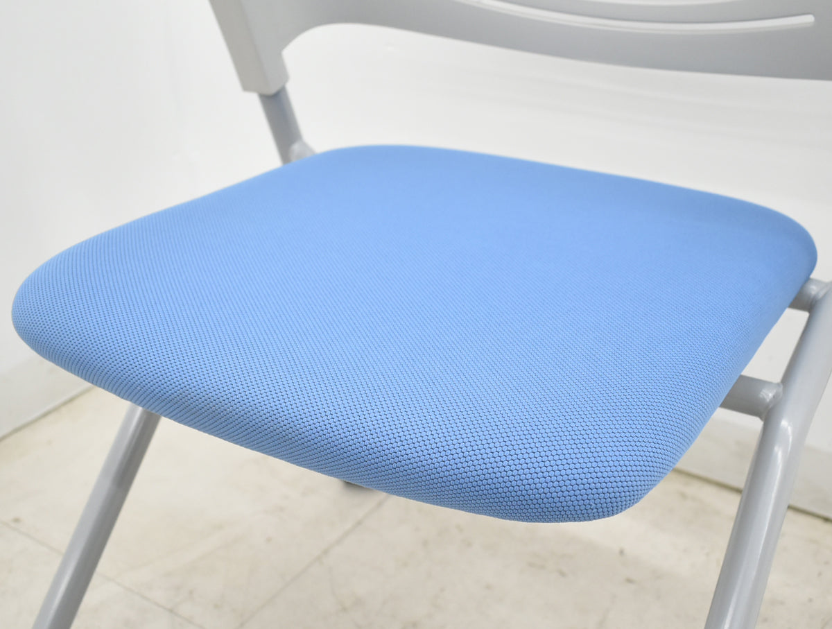 【中古】オカムラ　ビラージュ　ネスティングチェア　ミーティングチェア　キャスター付　2025112502【中古オフィス家具】