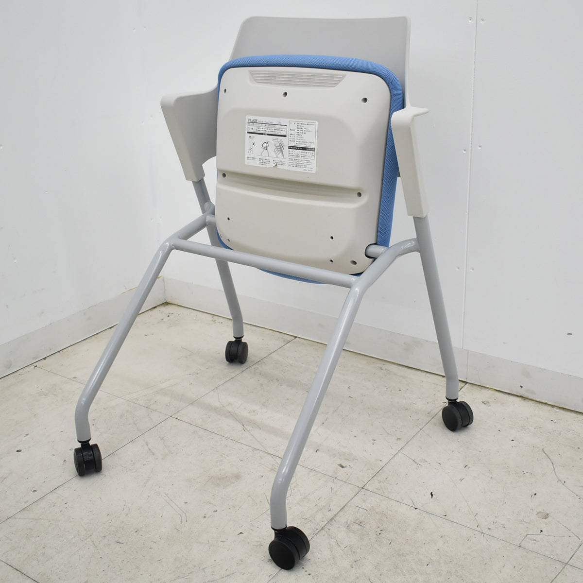 【中古】オカムラ　ビラージュ　ネスティングチェア　ミーティングチェア　キャスター付　2025112502【中古オフィス家具】