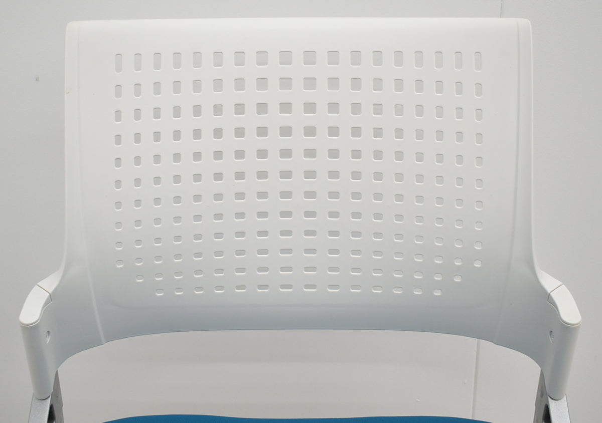 【中古】イトーキ　モノン　ミーティングチェア　ネスティングチェア　キャスター付　2025112503【中古オフィス家具】