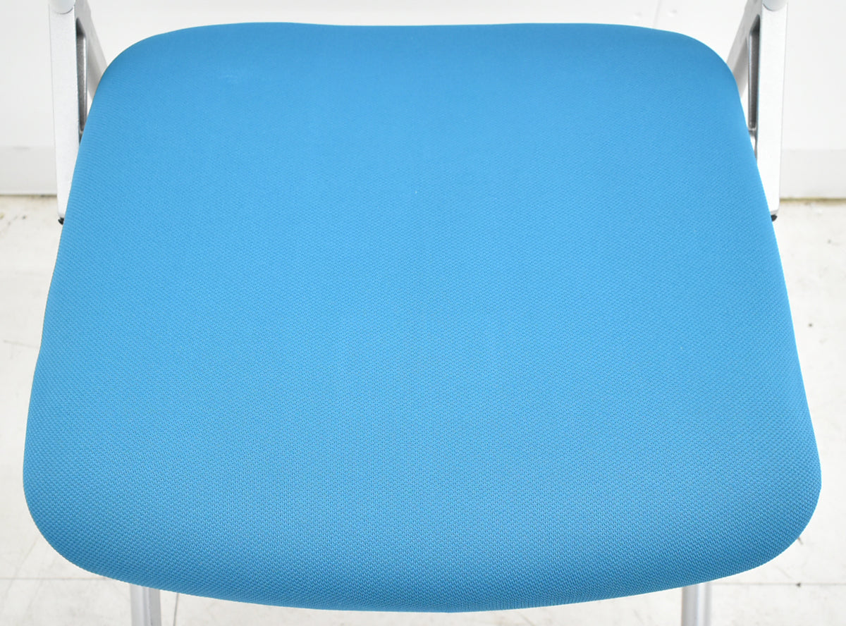 【中古】イトーキ　モノン　ミーティングチェア　ネスティングチェア　キャスター付　2025112503【中古オフィス家具】