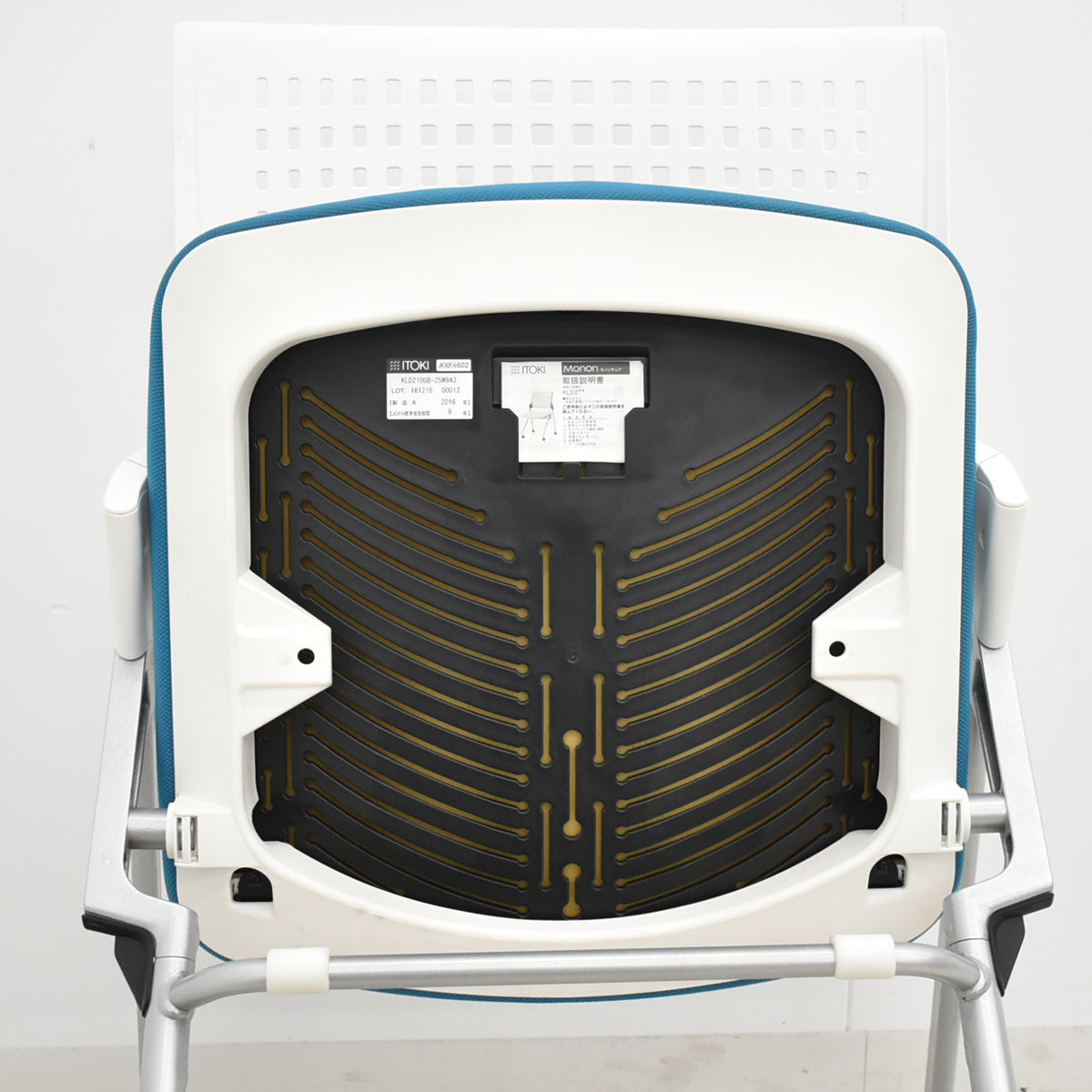 【中古】イトーキ　モノン　ミーティングチェア　ネスティングチェア　キャスター付　2025112503【中古オフィス家具】