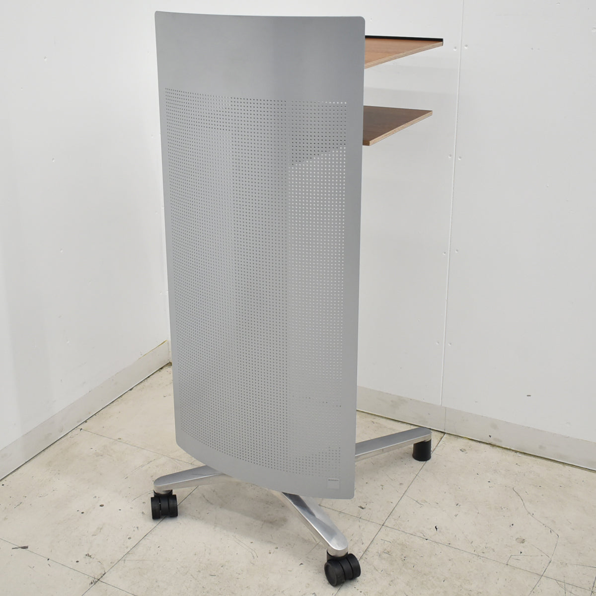 【中古】ウィルクハーン　コンフェア　レクターン　演台　幅460　2025112505【中古オフィス家具】