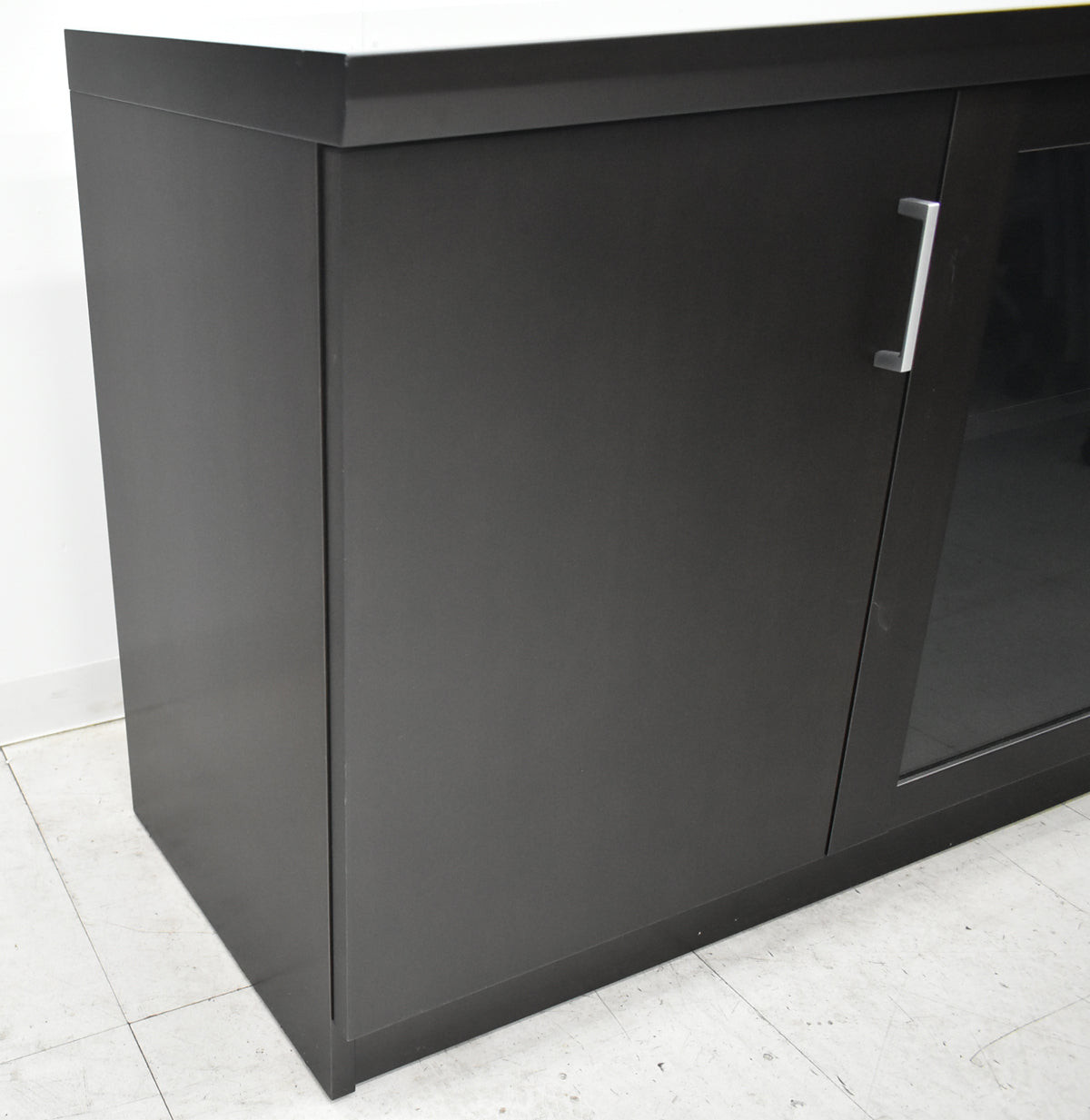 【中古】オカムラ　EX-42　クレデンザ　サイドボード　ガラス扉　幅1800　2025112506【中古オフィス家具】