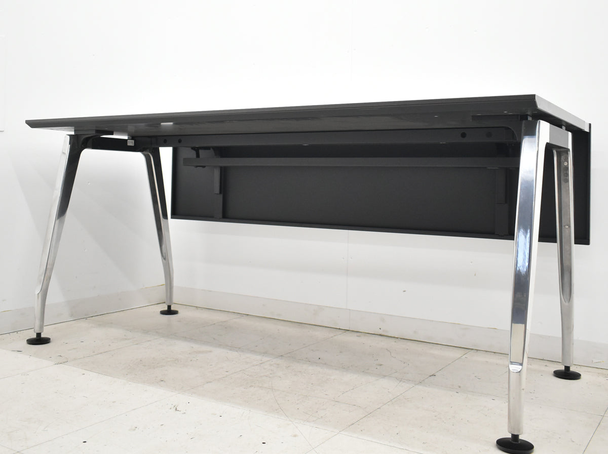 【中古】コクヨ　SAIBI　マネージメントデスク　ポリッシュ脚　2022年製　幕板付　幅1600　2025112601【中古オフィス家具】