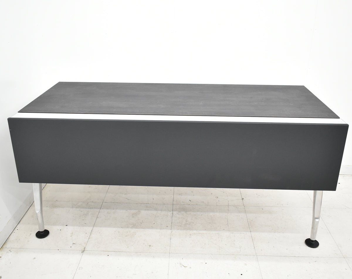 【中古】コクヨ　SAIBI　マネージメントデスク　ポリッシュ脚　2022年製　幕板付　幅1600　2025112601【中古オフィス家具】