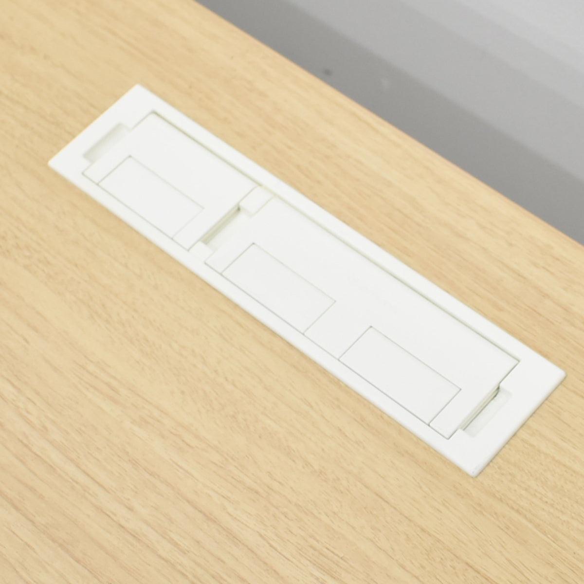 【中古】オカムラ　スイフト　電動昇降デスク　スムースフォルムエッジ　幅1750　2025112603【中古オフィス家具】