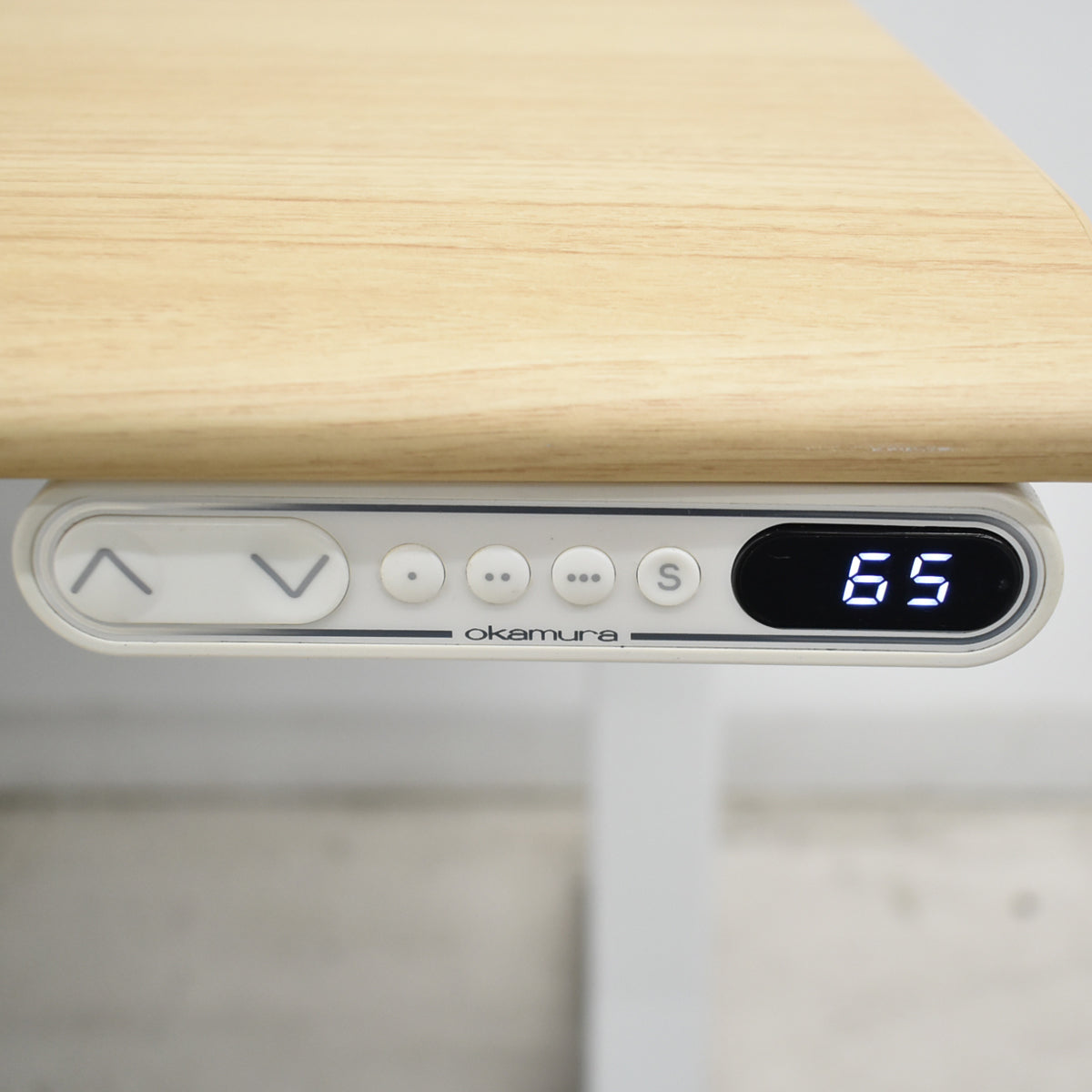 【中古】オカムラ　スイフト　電動昇降デスク　スムースフォルムエッジ　幅1750　2025112603【中古オフィス家具】