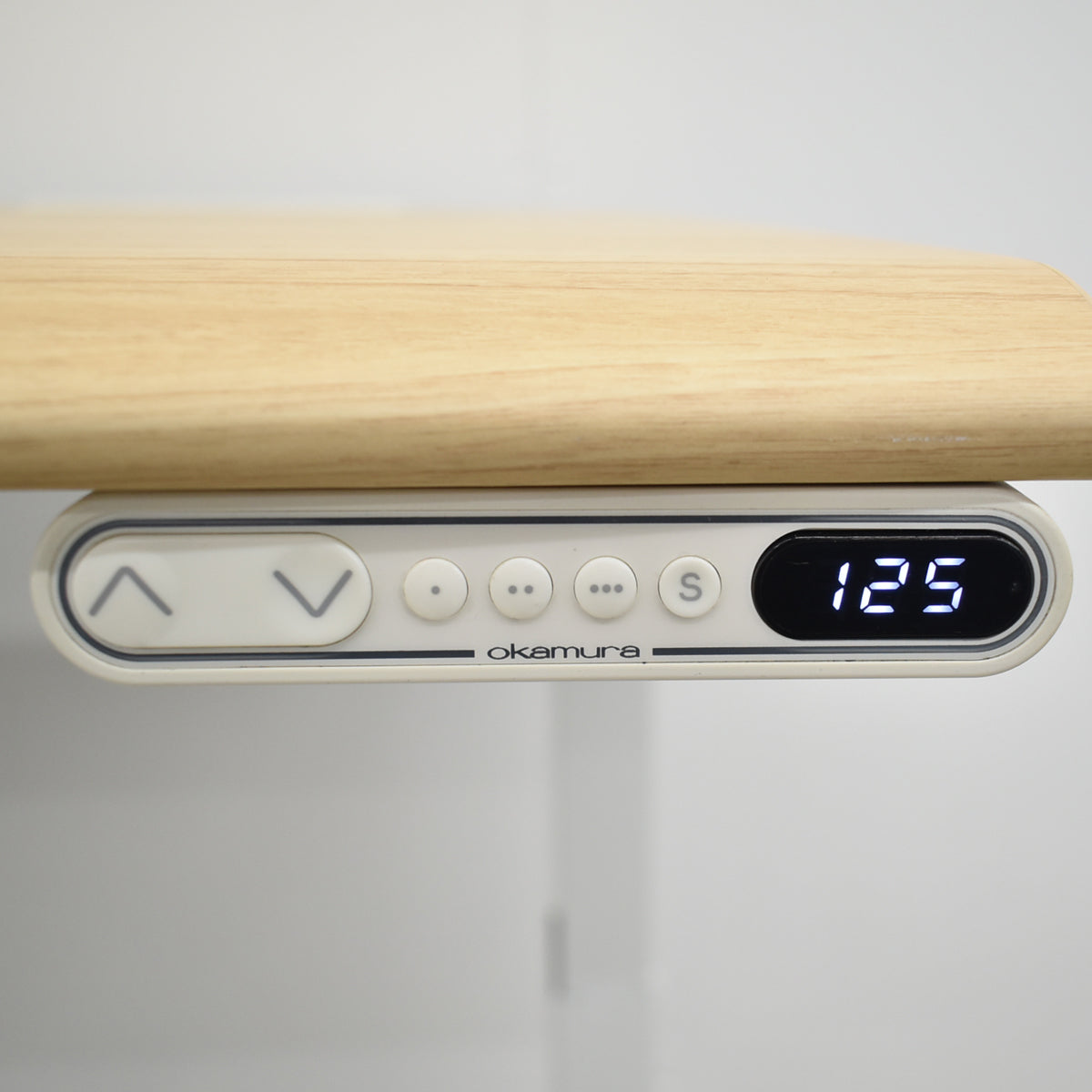 【中古】オカムラ　スイフト　電動昇降デスク　スムースフォルムエッジ　幅1750　2025112603【中古オフィス家具】