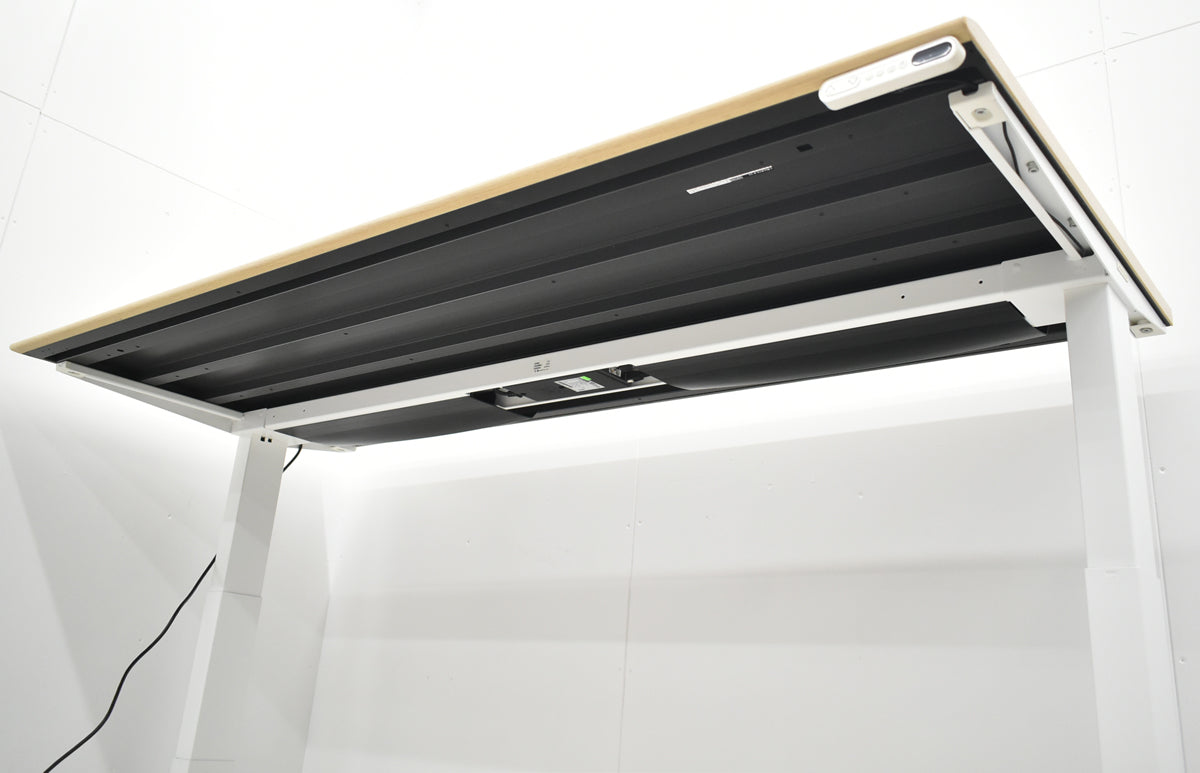 【中古】オカムラ　スイフト　電動昇降デスク　スムースフォルムエッジ　幅1750　2025112603【中古オフィス家具】