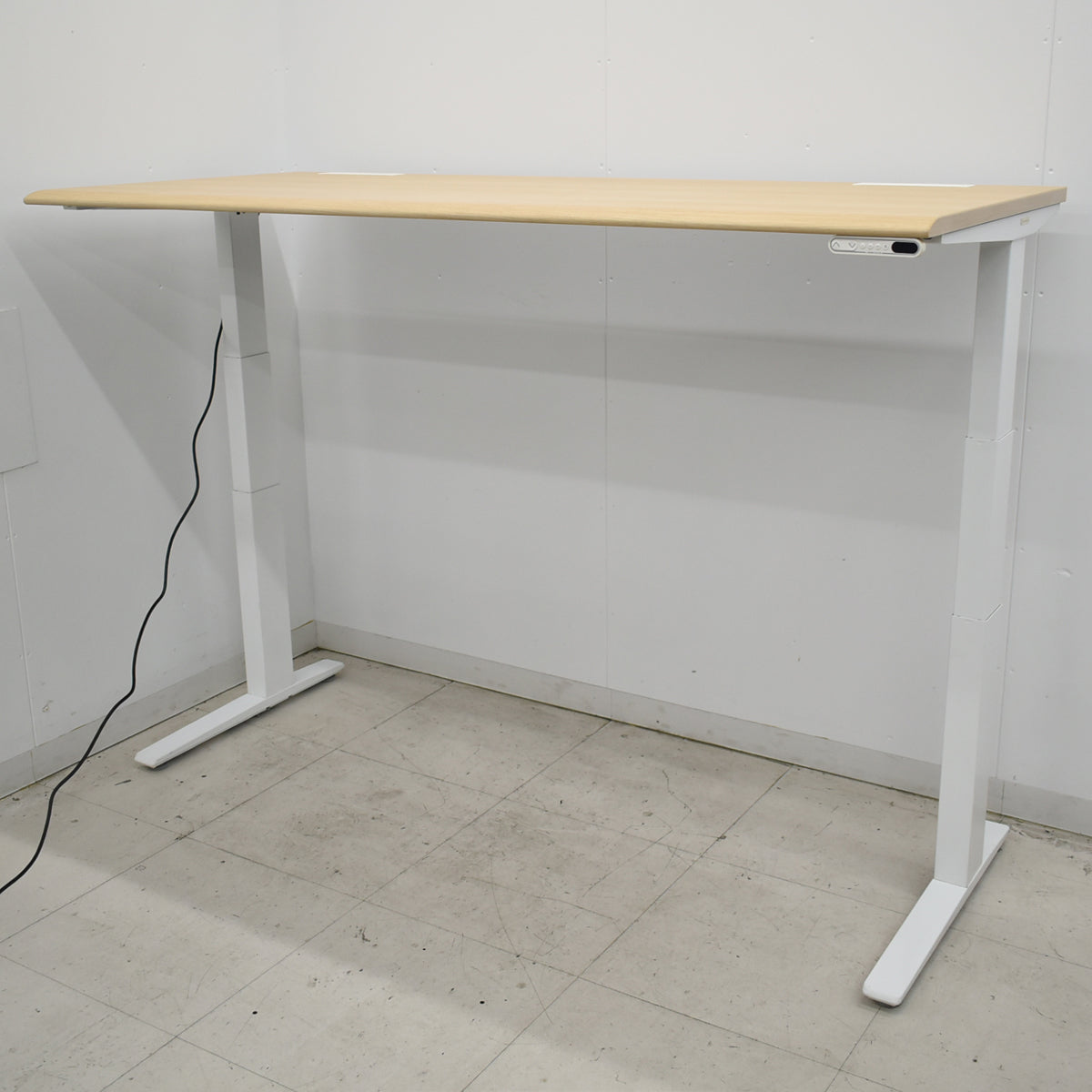 【中古】オカムラ　スイフト　電動昇降デスク　スムースフォルムエッジ　幅1750　2025112603【中古オフィス家具】